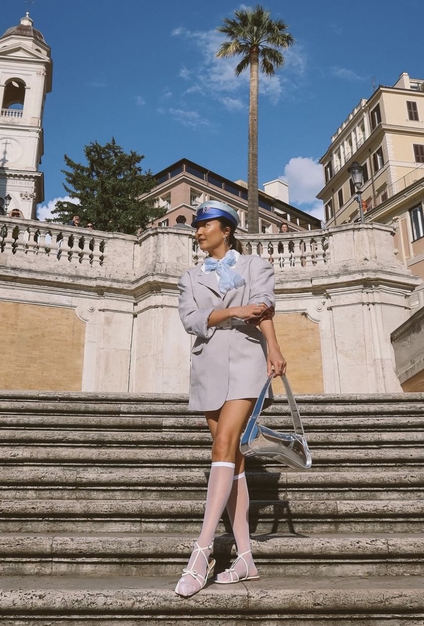 Носії: Ешлі Парк подорожує Італією у кепі від Багінського