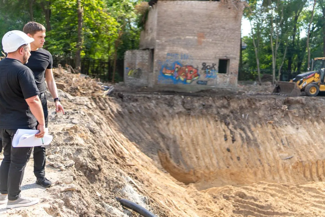 З'явилося фото з місця будівництва підземної школи в Запоріжжі