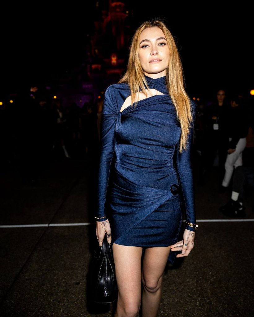 Кайлі Дженнер та Діснейленд: як минуло модне шоу Coperni в Парижі