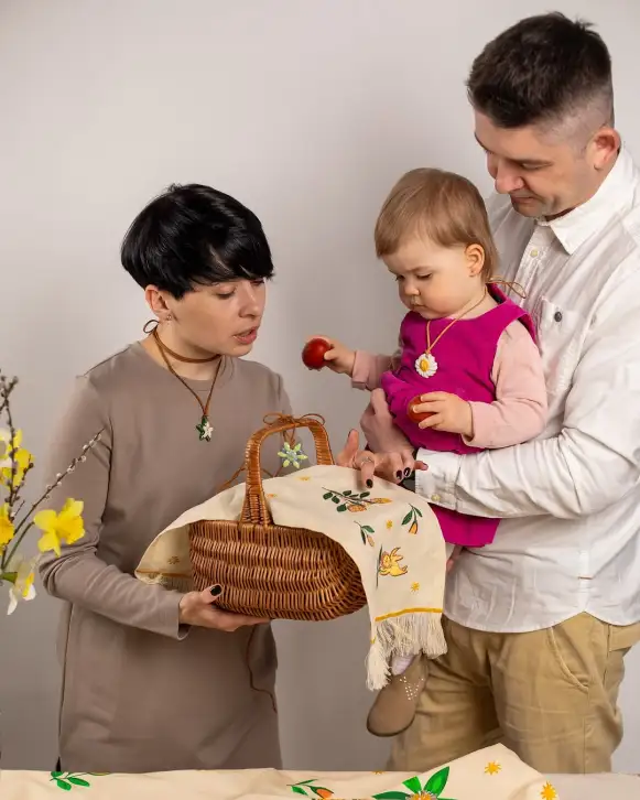 Великодній настрій: текстиль, кераміка й авторські паски від локальних брендів