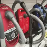 Для чого деякі господині змащують пилосос вазеліном: ця хитрість спрощує…