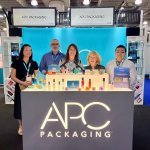 APC Packaging представляє колекцію скла Curvitude на виставці Luxe Pack New York (Фото: APC Packaging)