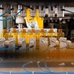 У березні минулого року Biotherm від L'Oréal оголосила про перезапуск свого культового сонцезахисного спрею Waterlover у оновленій косметичній пляшці, виготовленій з біопереробленого ПЕТ-пластику Carbios (Фото: Biotherm).