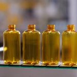 У березні минулого року компанія Biotherm від L'Oréal оголосила про перезапуск свого культового сонцезахисного спрею Waterlover у оновленій косметичній пляшці, виготовленій з біопереробленого ПЕТ-пластику Carbios (Фото: Biotherm).
