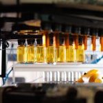 У березні минулого року Biotherm від L'Oréal оголосила про перезапуск свого культового сонцезахисного спрею Waterlover у оновленій косметичній пляшці, виготовленій з біопереробленого ПЕТ-пластику Carbios (Фото: Biotherm).