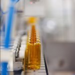 У березні минулого року компанія Biotherm від L'Oréal оголосила про перезапуск свого культового сонцезахисного спрею Waterlover у оновленій косметичній пляшці, виготовленій з біопереробленого ПЕТ-пластику Carbios (Фото: Biotherm).