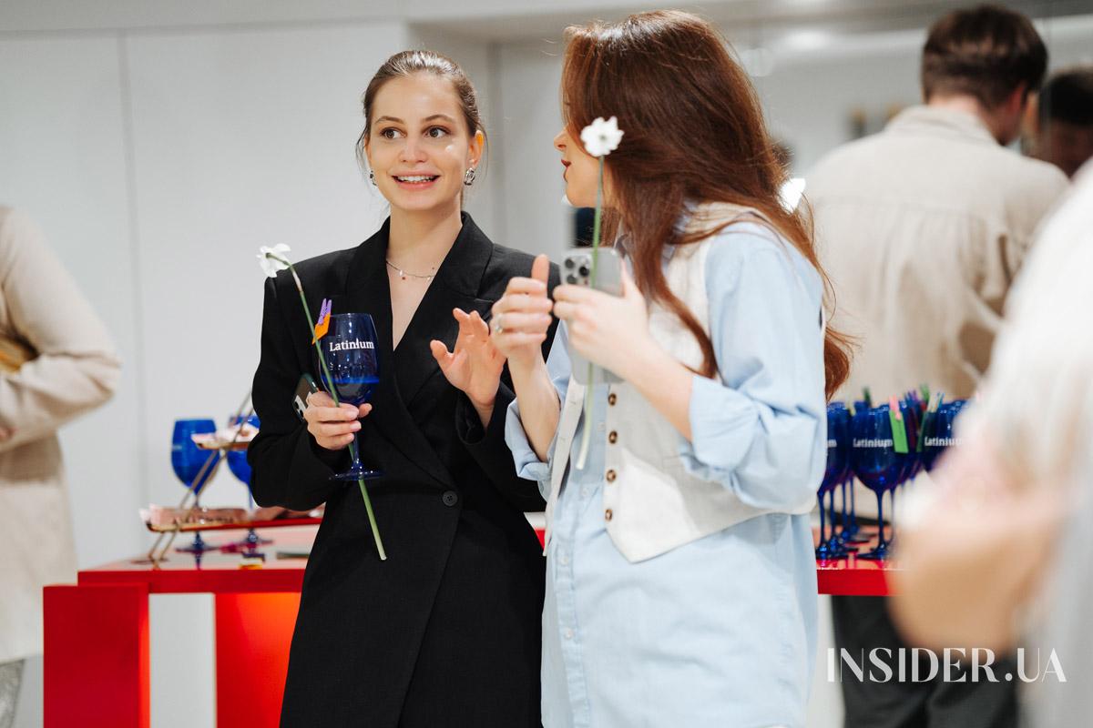 Gallery Talk: відомі українки розповіли про власний розквіт у проєкті «КВІТНУ_ТИ»