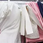 Ваші білі речі більше не пожовтіють! Секрет прання та зберігання,…