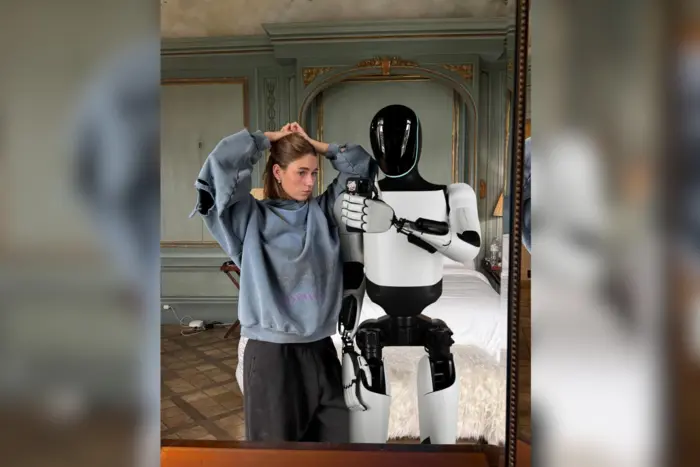 Маск відреагував на чутки про співпрацю з українською OnlyFans-моделлю у рекламі роботів