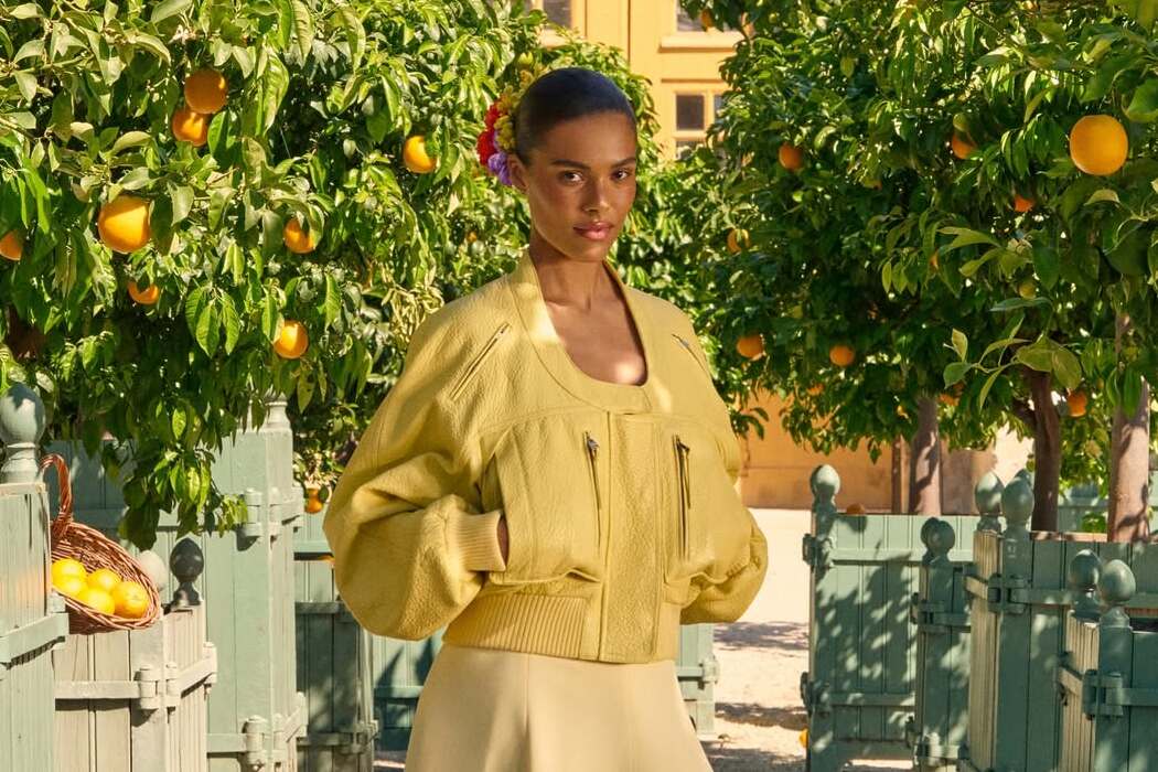 Летиція Каста, Тіна Кунакі та інші селебриті на показі Jacquemus SS’26