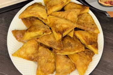 Бендерики з куркою та сиром: рецепт