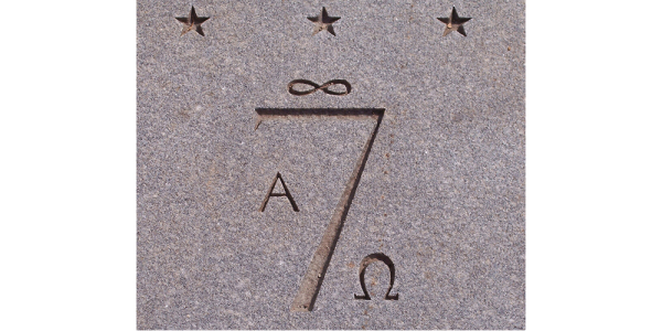 Знак «Seven Society» в Університеті Вірджинії Знак «Seven Society» в Университете Вирджинии