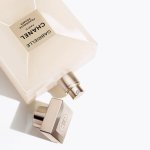 Chanel представила базу під макіяж Gabrielle Chanel Fragrance Primer, призначену для підготовки шкіри до нанесення парфумів (Фото: Chanel)