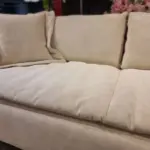 Як видалити пляму з дивана швидко та без слідів: алгоритм…