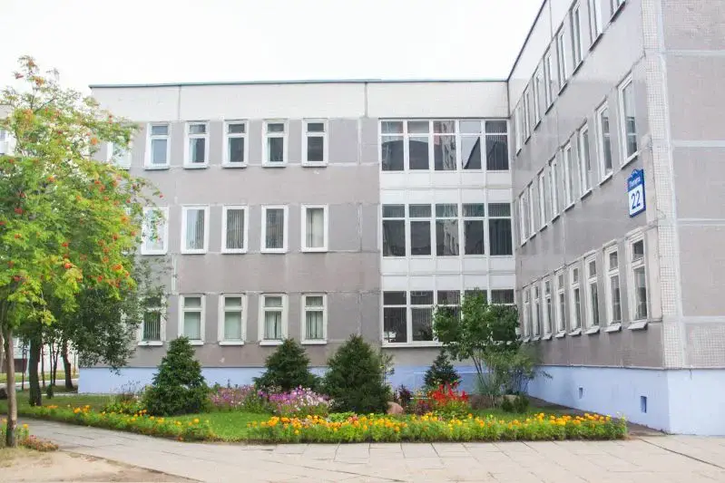Забудькуватих батьків з 1 вересня не пустять до школи: Міносвіти оновило правила Школа
