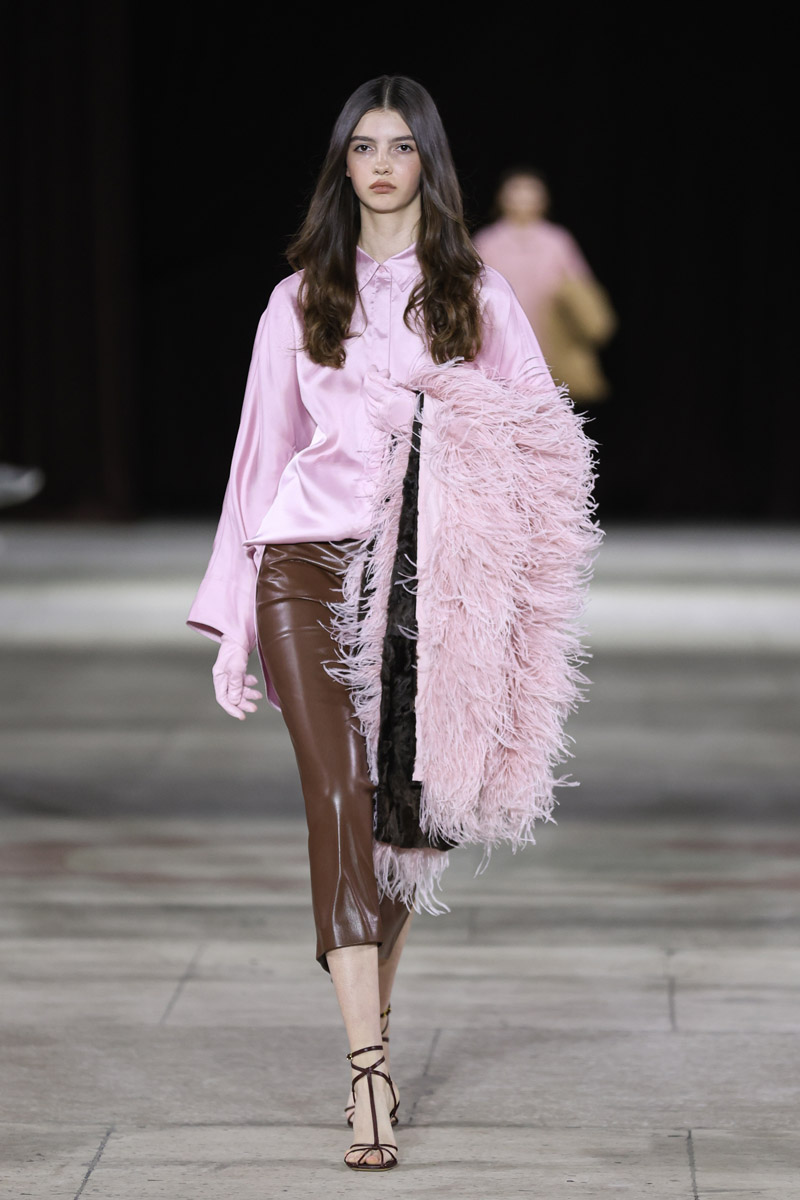 Історія кохання під куполом моди: незабутній фінал Ukrainian Fashion Week SS’26