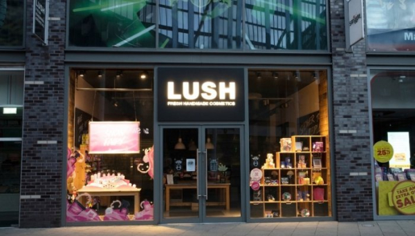 Мережа косметичних магазинів Lush закриває свою діяльність у Великій Британії на один день через протести в Газі.