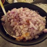 Макарони по-флотськи: секрет смаженої цибулі, яка змінює все