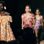 Квітковий візерунок і сумки з ланцюжком у весняно-літній колекції Chloé…