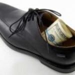 Куди сховати заначку? Історія та психологія створення схованок.