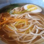 Що додати у воду для варіння курки, щоб бульйон був…