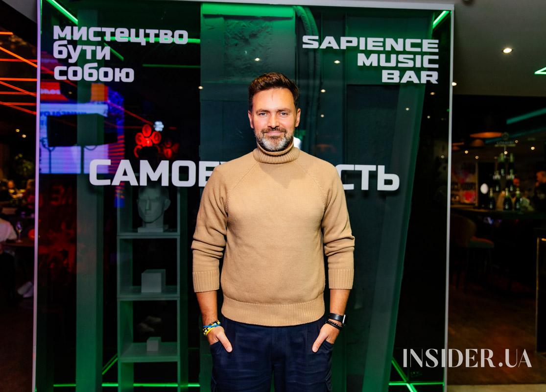 Свято українського слова й благодійності: вечір поезії «Читай серцем»