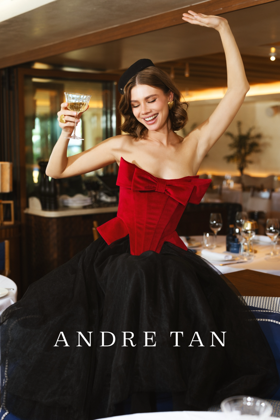 У чому зустрічати Новий рік: розглядаємо святкову колекцію Андре Тана