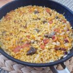 Який фрукт кладуть у плов на сході: він робить м'ясо…