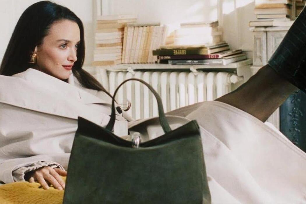 Зірка &laquo;Білого лотоса&raquo; Шарлотта Ле Бон у новому кампейні Jacquemus