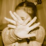 Що ваша дитина не скаже вам ніколи: сигнали дитячої травми,…