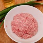 Що додати у фарш для люля-кебаб, щоб він не падав…