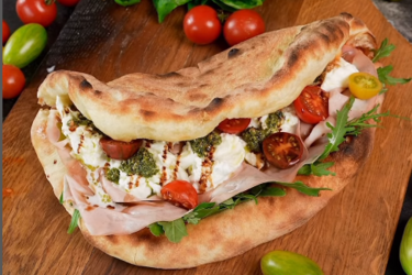 Справжня італійська піца. Для чудового тіста, варто приготувати його заздалегідь