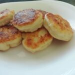 Навіщо змащувати сирник сметаною до смаження: лайфхак із радянської кухні…