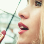 Тарифи та слабкий долар чинять тиск на французьку парфумерію та…