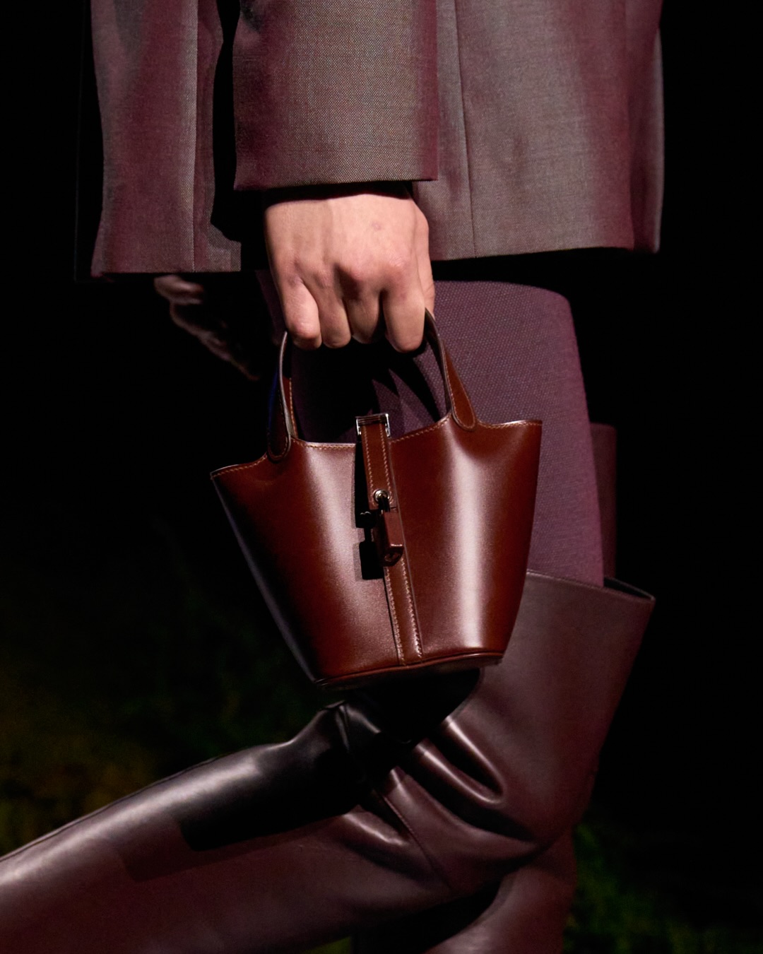 Місячне світло і жокейська естетіка: Hermès представив колекцію FW`2026