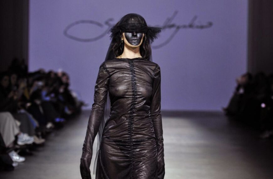 Україночка 83 SolomiiaHrynkiv: маска як новий фешн-тренд осені-зими 2026/27