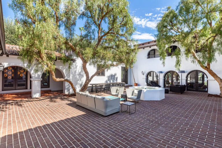 Колишній будинок Даян Кітон виставлено на продаж: розглядаємо інтер’єр 7 Колишній будинок Даян Кітон виставлено на продаж: розглядаємо інтер’єр 2