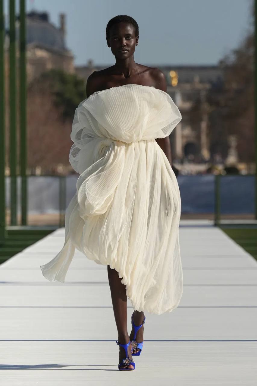 Ботанічна колекція: Джонатан Андерсон показав лінійку для Dior