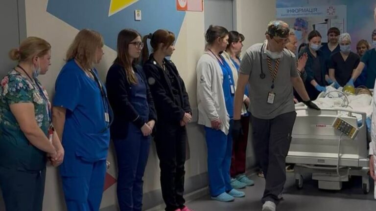 Герой, що дарує життя: вдячність 13-річному донору в «Охматдиті» 5 Герой, що дарує життя: вдячність 13-річному донору в «Охматдиті» 3