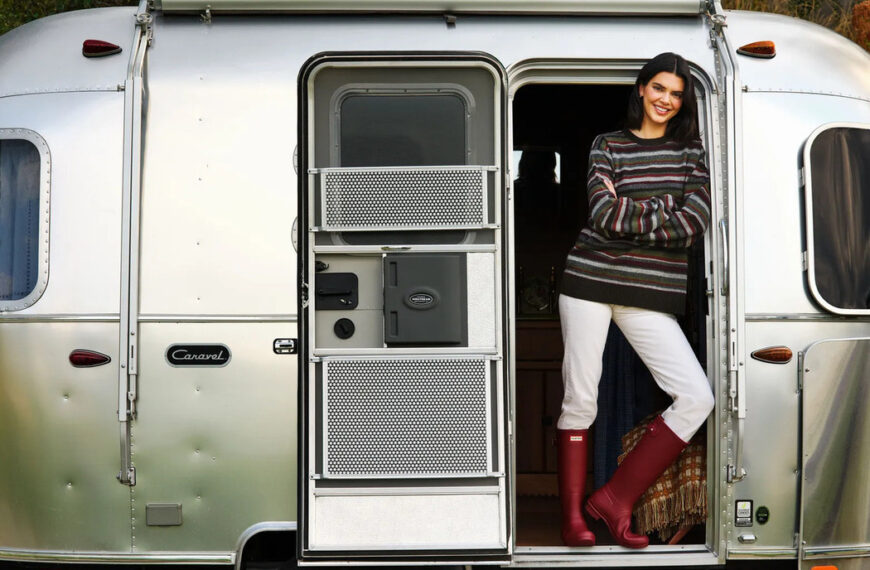 Ексклюзив: новий світський вихід Кендалл Дженнер — її каньйонний рай у деталях