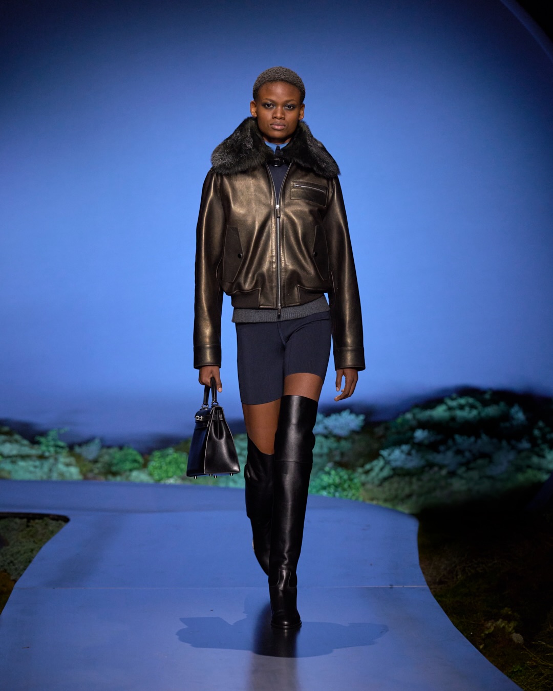 Місячне світло і жокейська естетіка: Hermès представив колекцію FW`2026