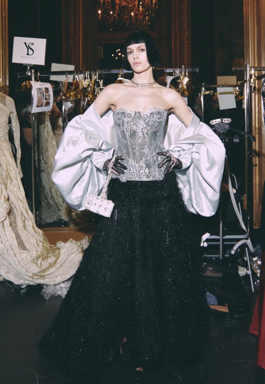 Авторки орнаментів, корсети та золото: бренд YS Couture дебютував у Парижі