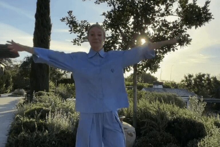 Гвінет Пелтроу відкриває новий тренд: піжама GUNIA Project – це must-have сезону! 24 Гвінет Пелтроу відкриває новий тренд: піжама GUNIA Project – це must-have сезону! 6