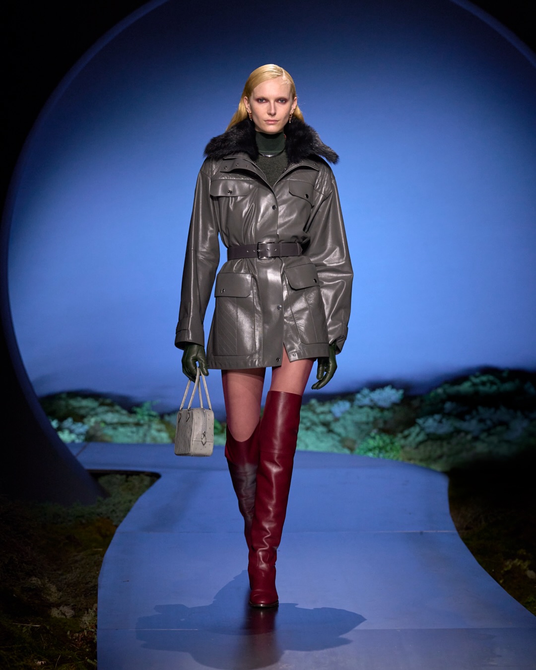 Місячне світло і жокейська естетіка: Hermès представив колекцію FW`2026