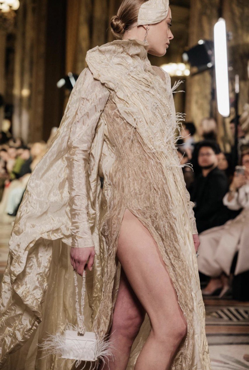 Авторки орнаментів, корсети та золото: бренд YS Couture дебютував у Парижі