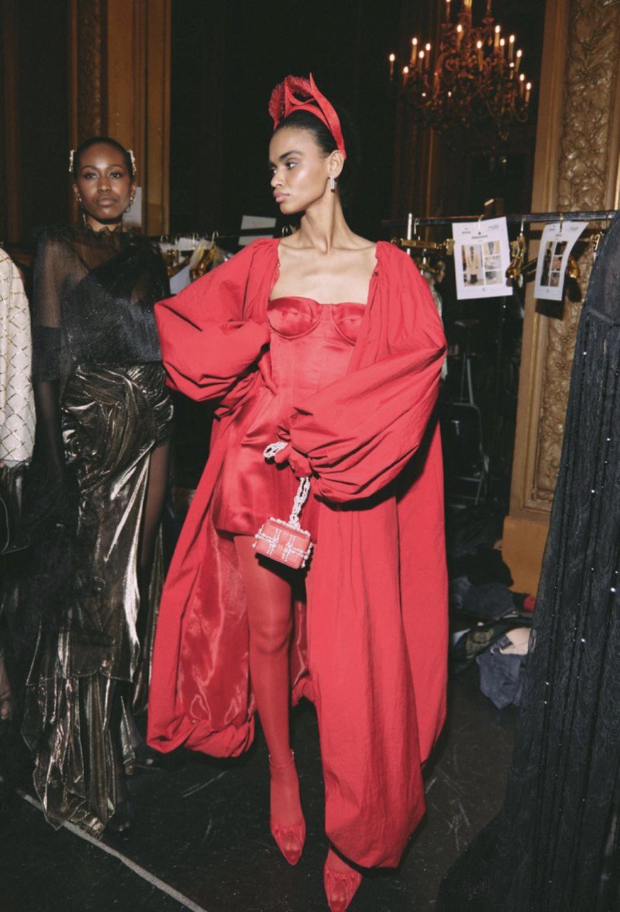 Авторки орнаментів, корсети та золото: бренд YS Couture дебютував у Парижі