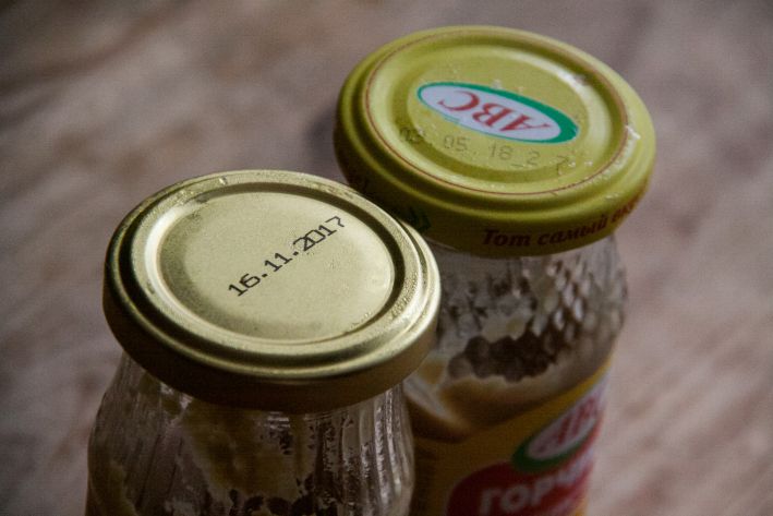 Секрет господинь: як легко відкрити банку з кришкою, що загвинчується