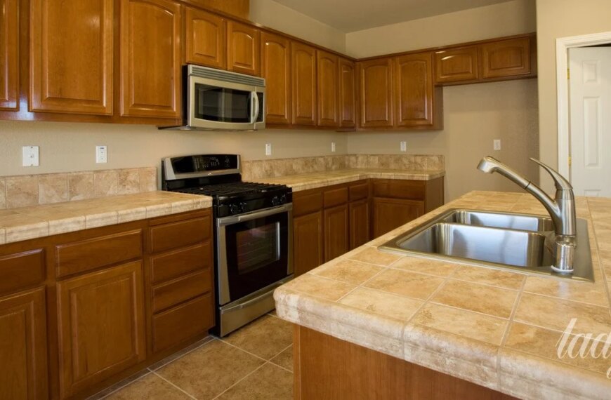 Ретро-чари на кухні: секрети гармонії та натхнення плиткових стільниць, що&hellip;