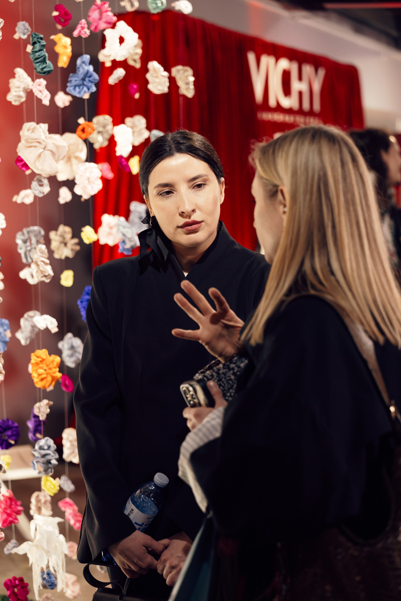 СонЯ Плакидюк та інші гості шоу BOBKOVA SS&rsquo;26: атмосферний вечір у галереї «Лавра»