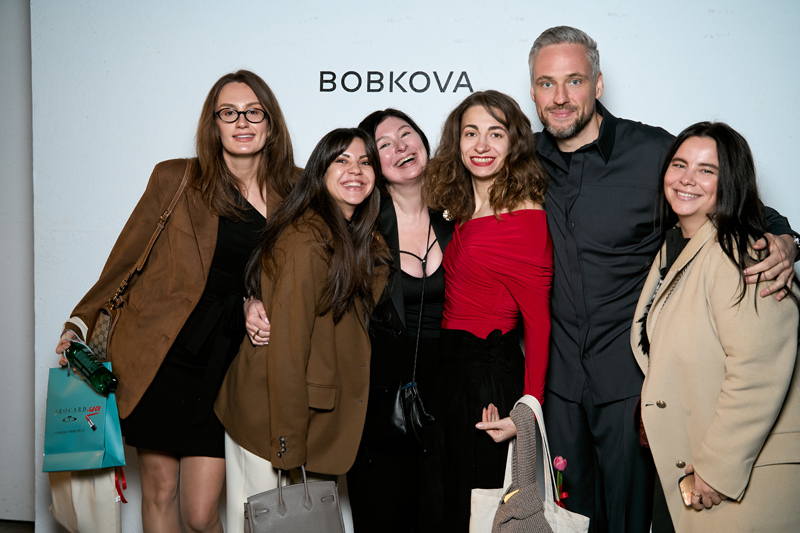 СонЯ Плакидюк та інші гості шоу BOBKOVA SS&rsquo;26: атмосферний вечір у галереї «Лавра»